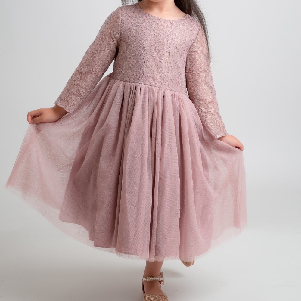 Brie Mauve Lace Dress size 7 long sleeves full skirt formal girl dress